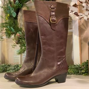 Clarks Boots (NWT/NIB size 9.5, Brown)